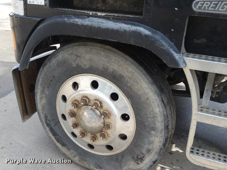 image for item BS9485 1994 Freightliner FLB High roll off container truck