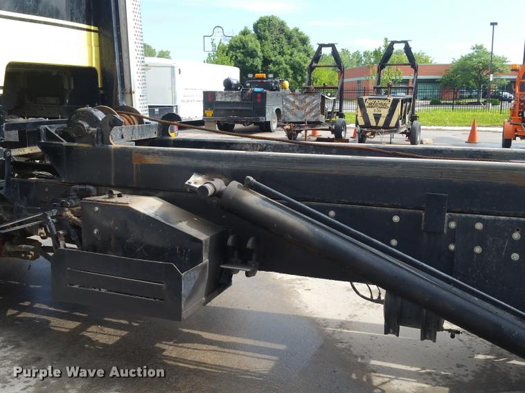 image for item BS9485 1994 Freightliner FLB High roll off container truck