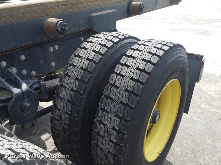 image for item BS9485 1994 Freightliner FLB High roll off container truck