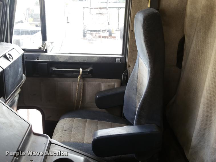 image for item BS9485 1994 Freightliner FLB High roll off container truck