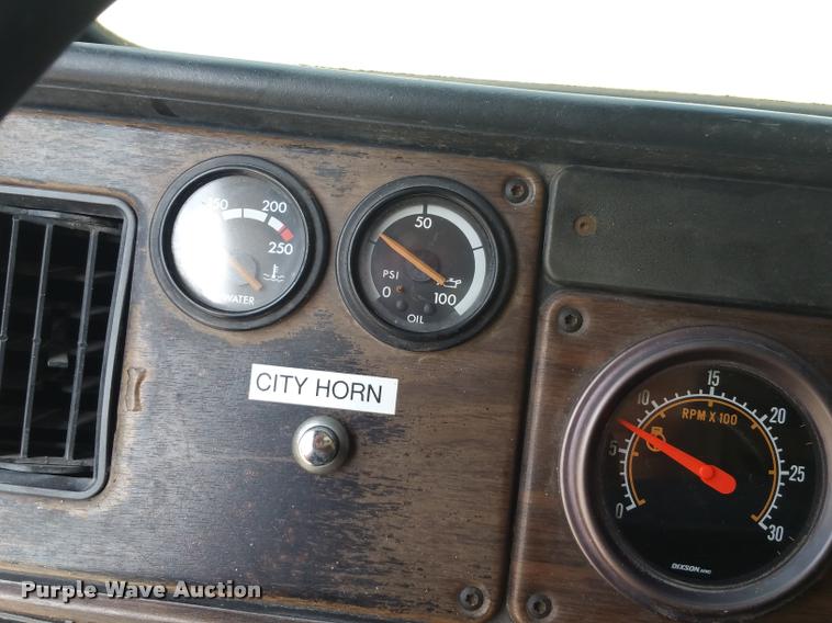 image for item BS9485 1994 Freightliner FLB High roll off container truck