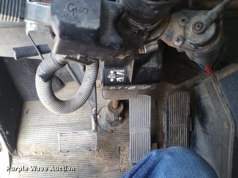 image for item BS9485 1994 Freightliner FLB High roll off container truck