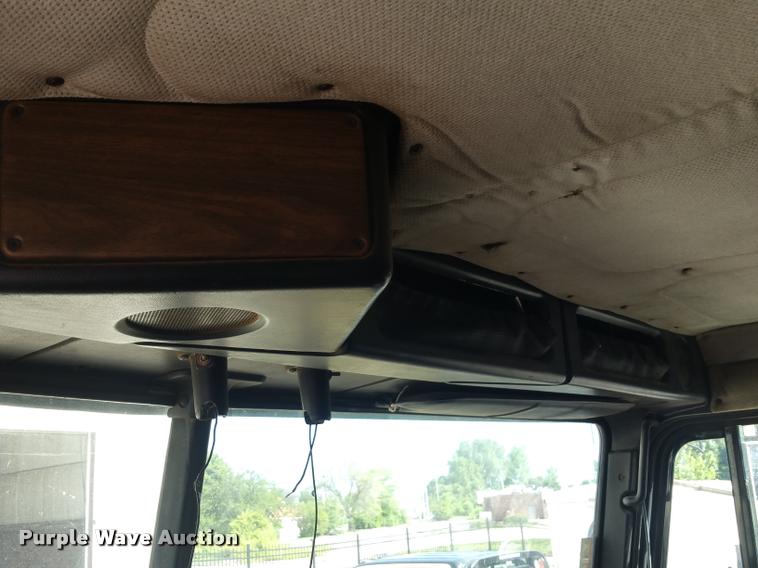 image for item BS9485 1994 Freightliner FLB High roll off container truck