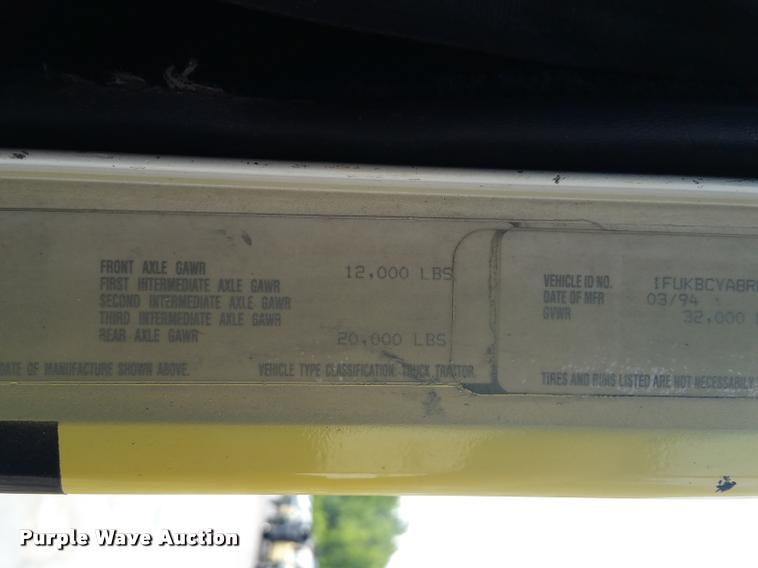 image for item BS9485 1994 Freightliner FLB High roll off container truck