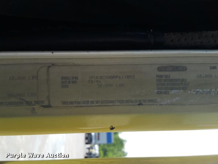 image for item BS9485 1994 Freightliner FLB High roll off container truck