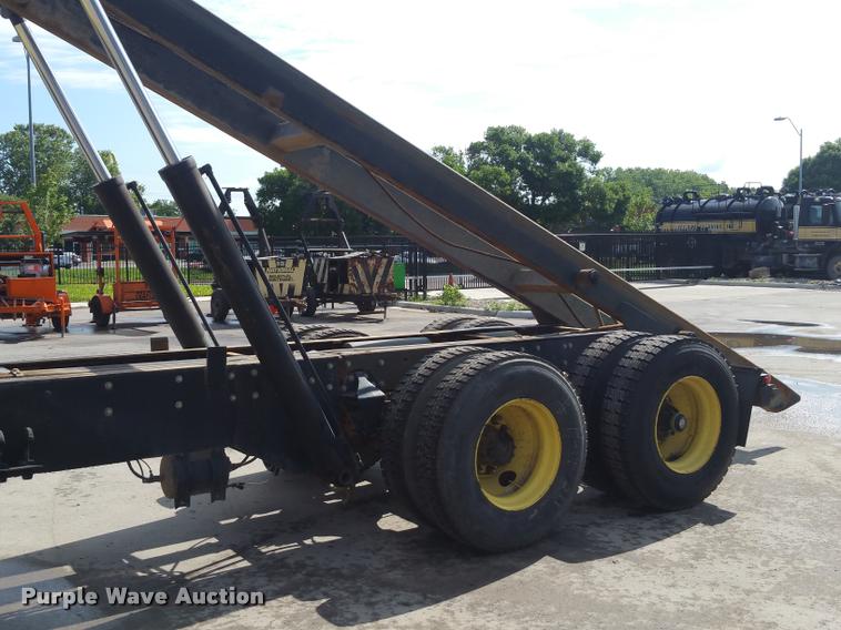 image for item BS9485 1994 Freightliner FLB High roll off container truck