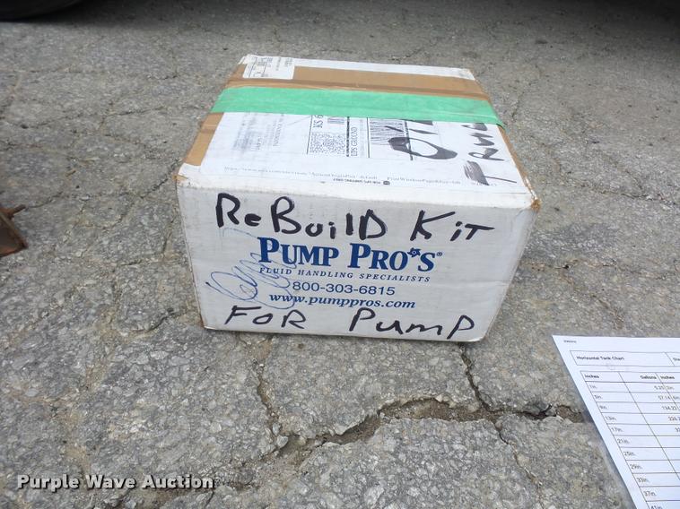 image for item BS9489 2001 International 4700 seal coat truck