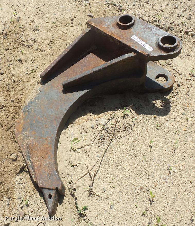 Excavator ripper tooth in Gallatin, MO Item BS9498 sold Purple Wave