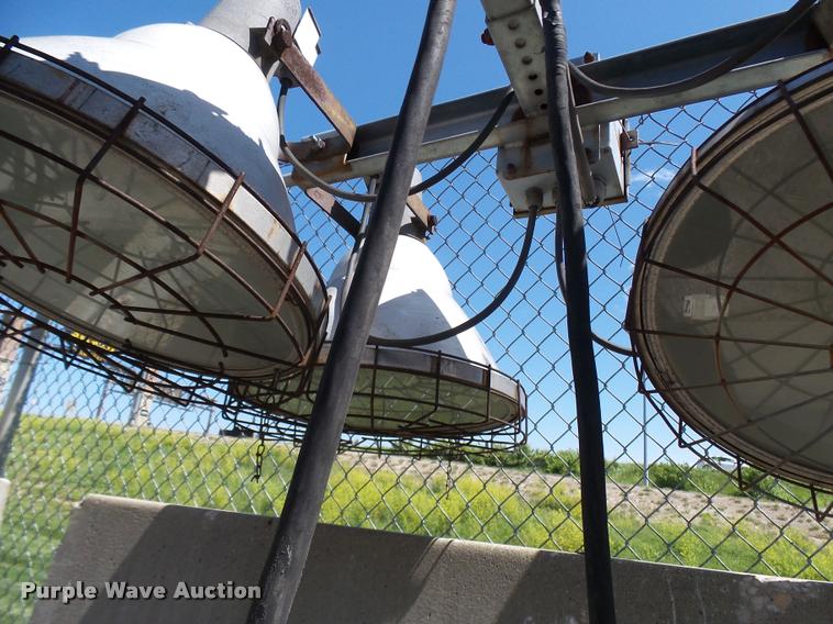 image for item CC9196 Coleman MH400RDKH light plant