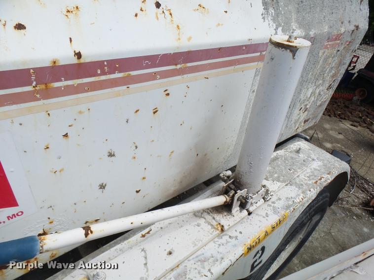 image for item CC9209 2008 Cementeck STD concrete dispenser tilt trailer