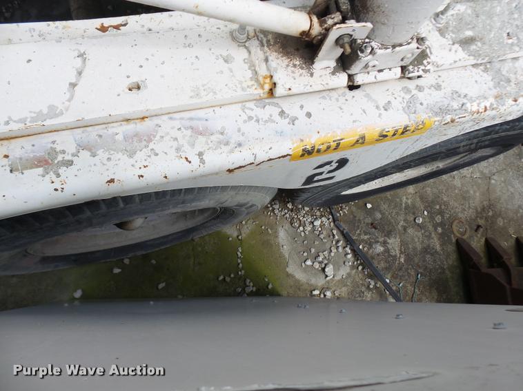 image for item CC9209 2008 Cementeck STD concrete dispenser tilt trailer