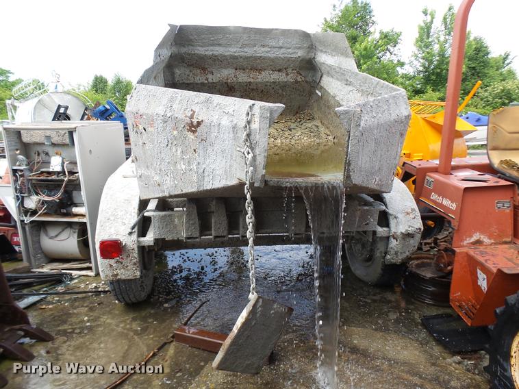 image for item CC9209 2008 Cementeck STD concrete dispenser tilt trailer