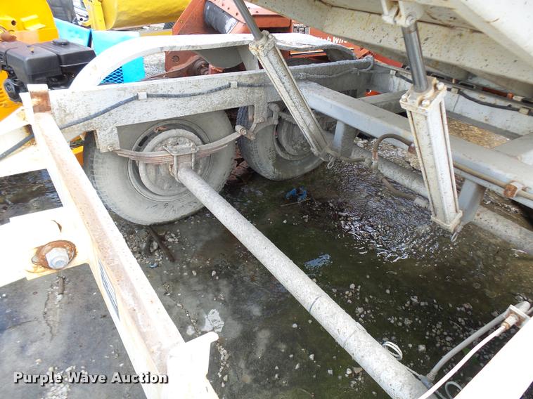 image for item CC9209 2008 Cementeck STD concrete dispenser tilt trailer