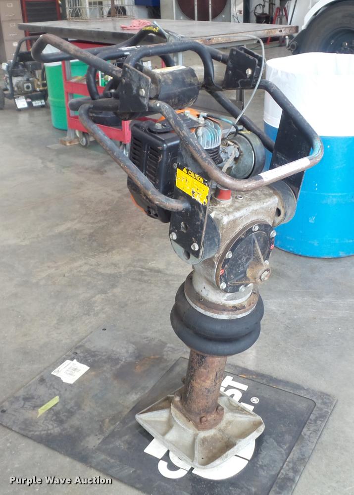 image for item CC9569 MBW R274 compactor