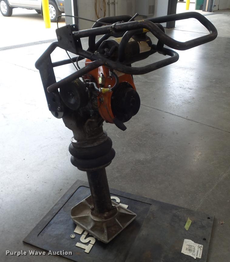 image for item CC9569 MBW R274 compactor