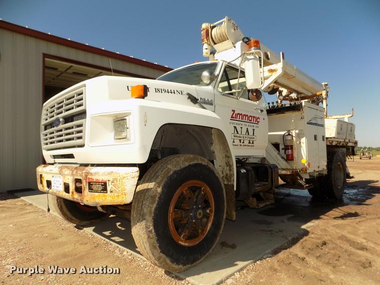 image for item DA0706 1992 Ford F800 digger derrick truck