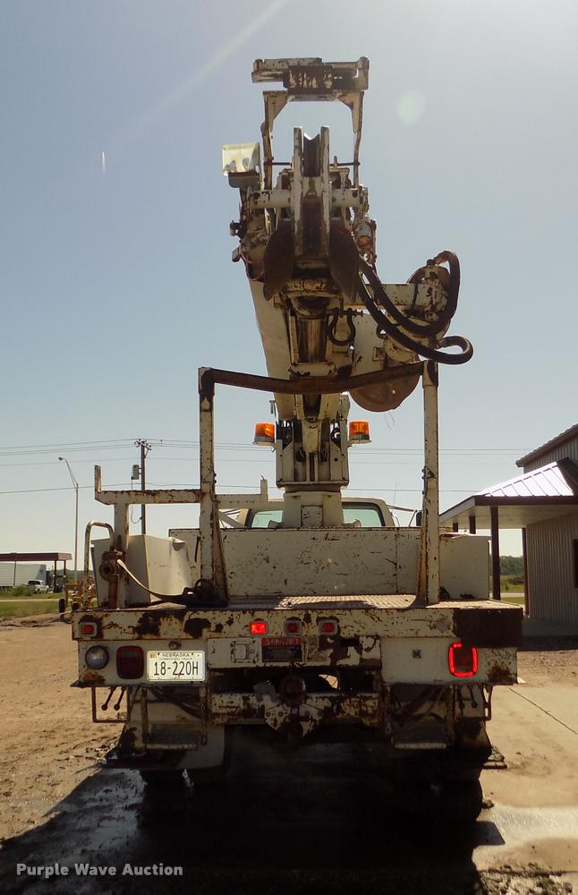 image for item DA0706 1992 Ford F800 digger derrick truck