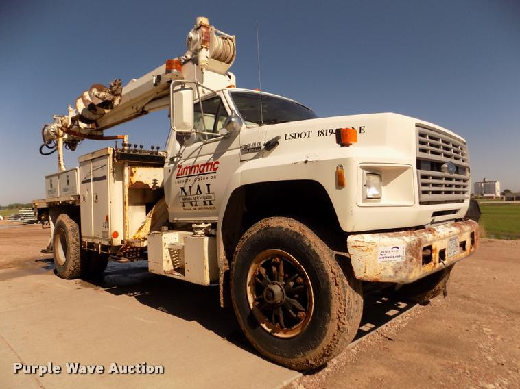 image for item DA0706 1992 Ford F800 digger derrick truck