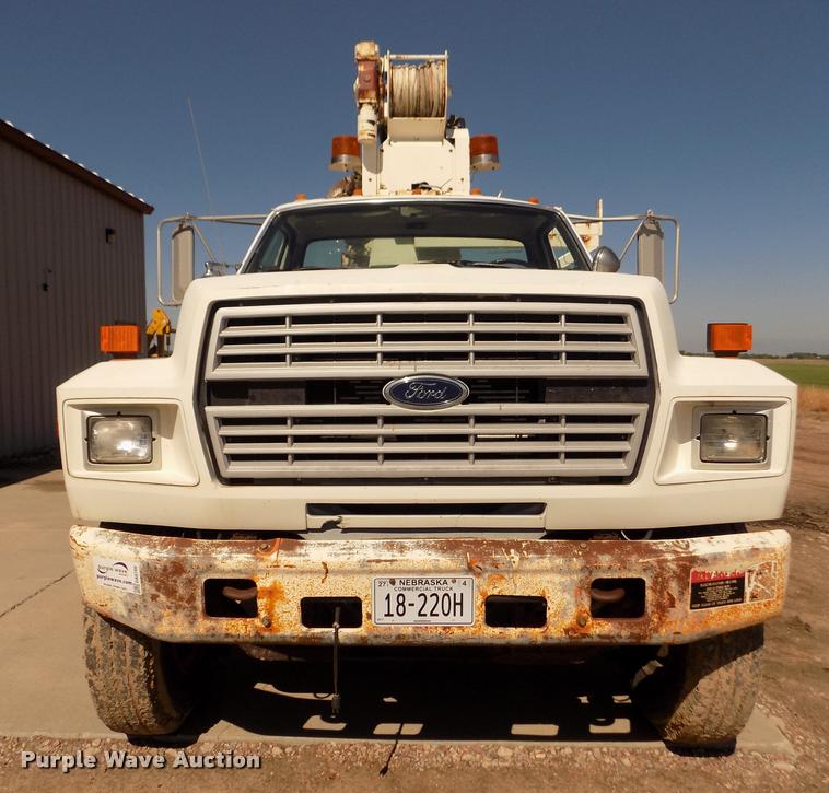 image for item DA0706 1992 Ford F800 digger derrick truck