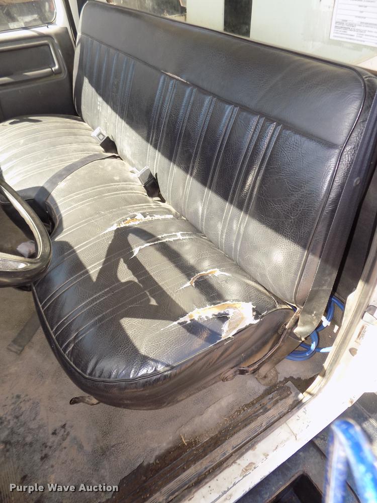 image for item DA0706 1992 Ford F800 digger derrick truck