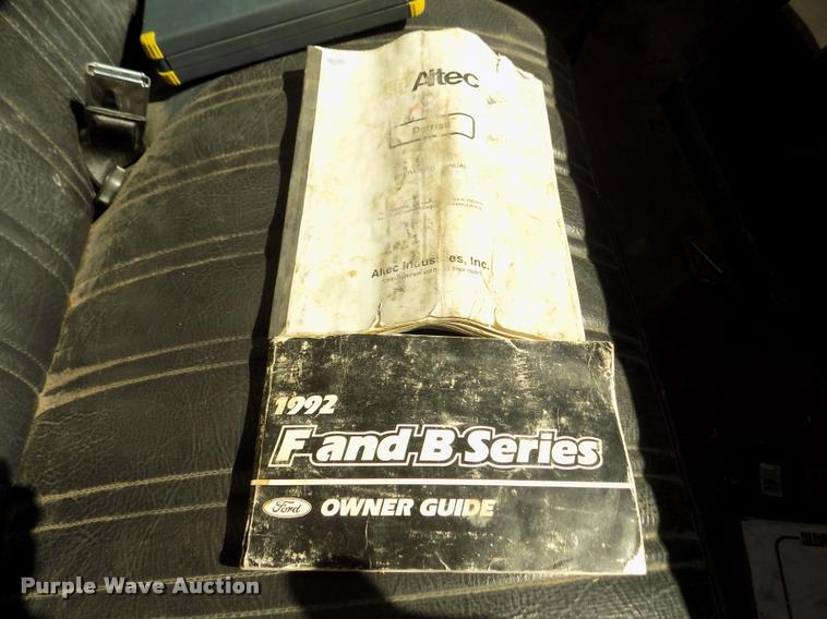 image for item DA0706 1992 Ford F800 digger derrick truck