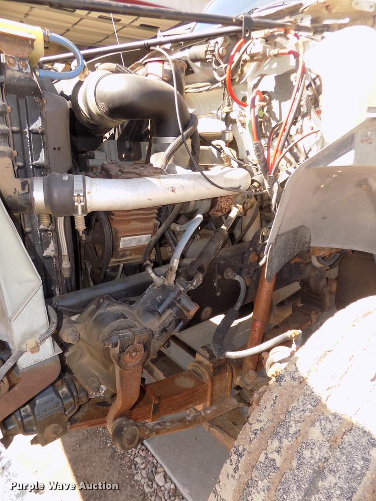 image for item DA0706 1992 Ford F800 digger derrick truck