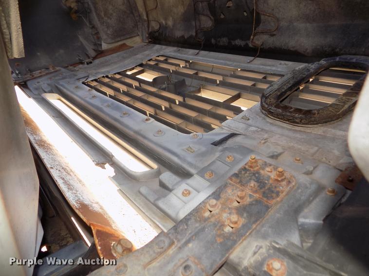 image for item DA0706 1992 Ford F800 digger derrick truck