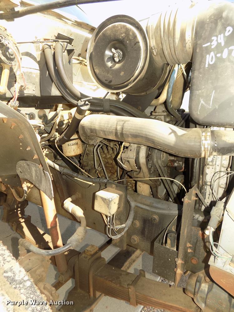 image for item DA0706 1992 Ford F800 digger derrick truck