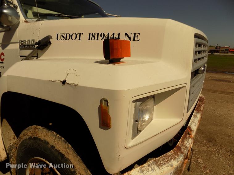 image for item DA0706 1992 Ford F800 digger derrick truck