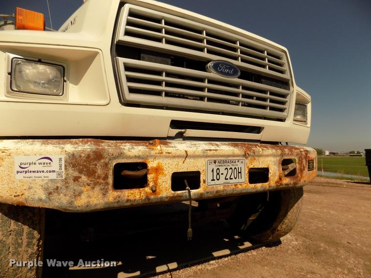 image for item DA0706 1992 Ford F800 digger derrick truck