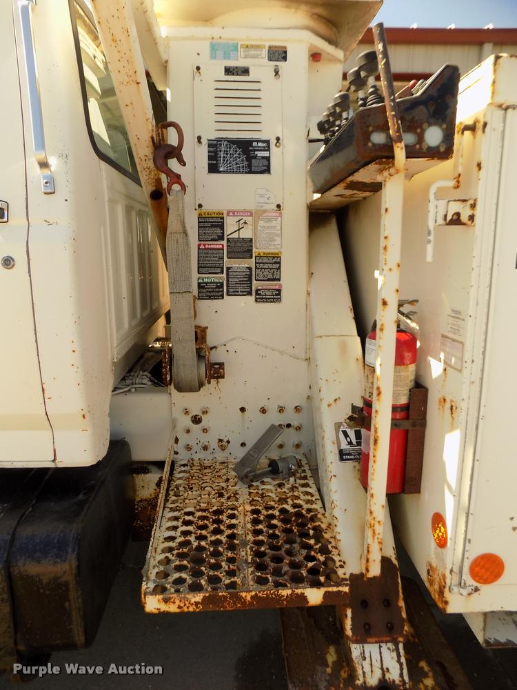 image for item DA0706 1992 Ford F800 digger derrick truck