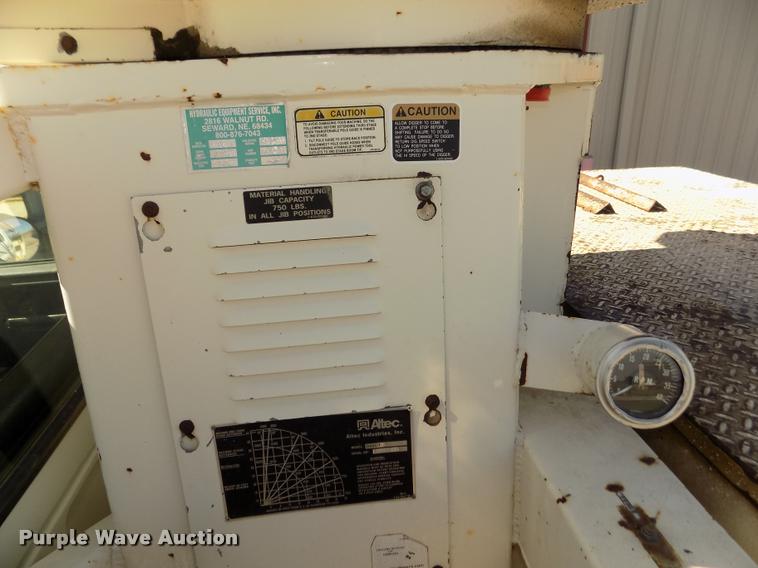 image for item DA0706 1992 Ford F800 digger derrick truck