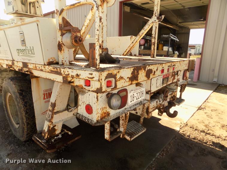 image for item DA0706 1992 Ford F800 digger derrick truck