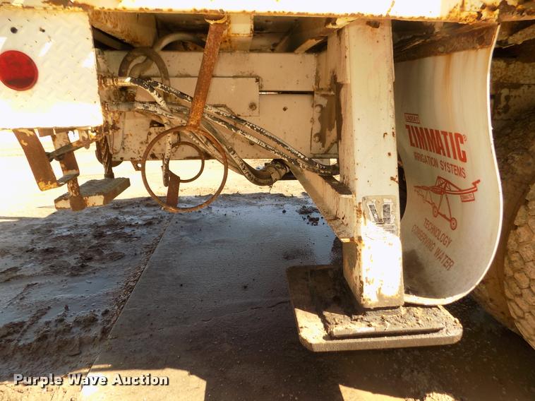 image for item DA0706 1992 Ford F800 digger derrick truck