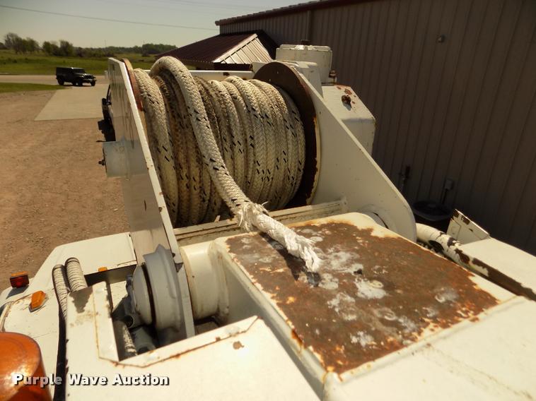 image for item DA0706 1992 Ford F800 digger derrick truck