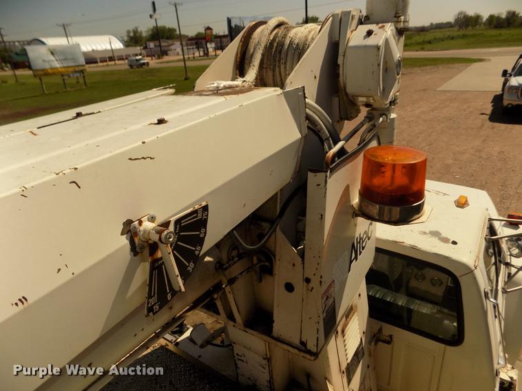 image for item DA0706 1992 Ford F800 digger derrick truck