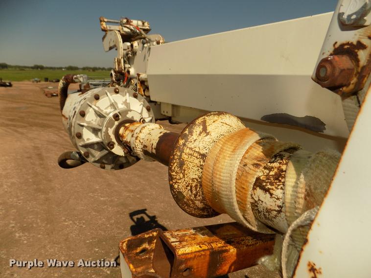 image for item DA0706 1992 Ford F800 digger derrick truck