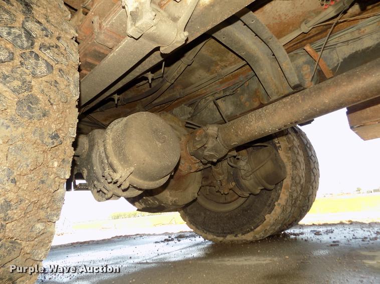 image for item DA0706 1992 Ford F800 digger derrick truck