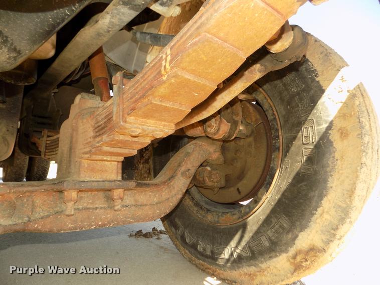 image for item DA0706 1992 Ford F800 digger derrick truck