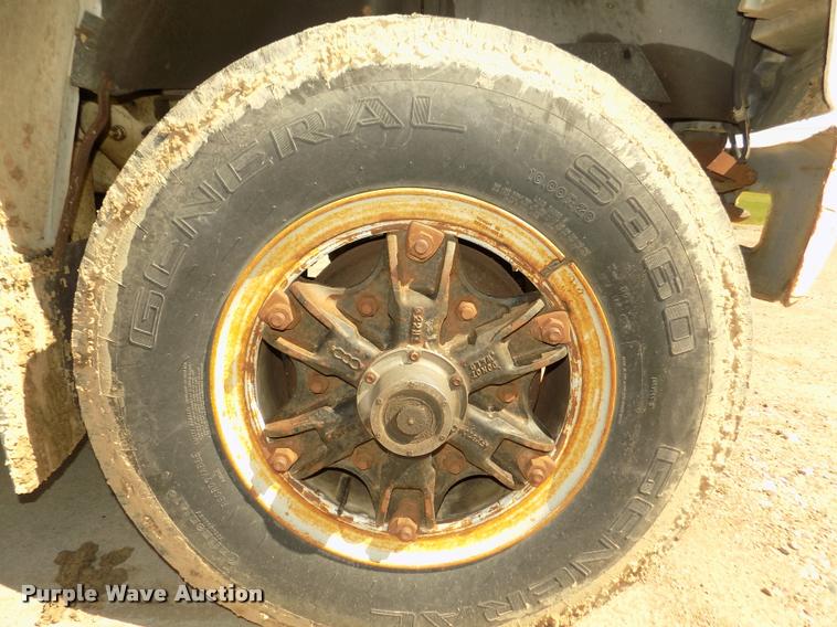 image for item DA0706 1992 Ford F800 digger derrick truck