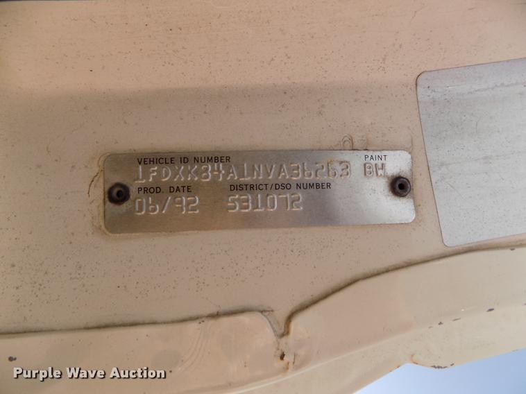 image for item DA0706 1992 Ford F800 digger derrick truck