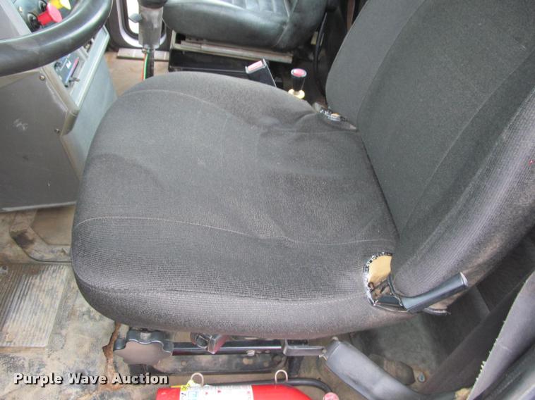 image for item DA1009 1993 Mack CH613 semi truck