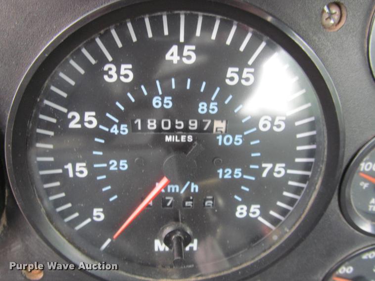 image for item DA1009 1993 Mack CH613 semi truck