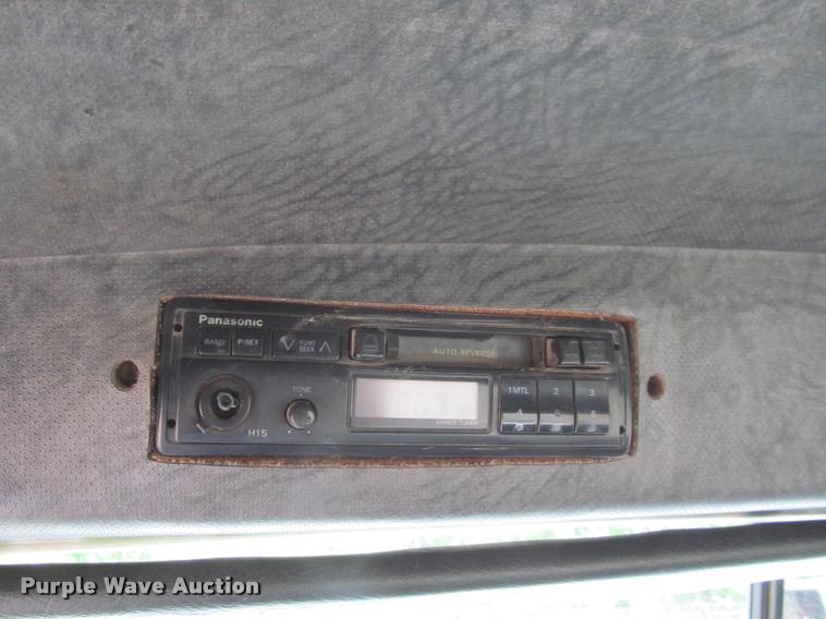 image for item DA1009 1993 Mack CH613 semi truck