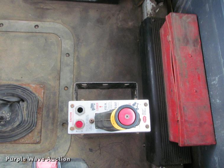 image for item DA1009 1993 Mack CH613 semi truck