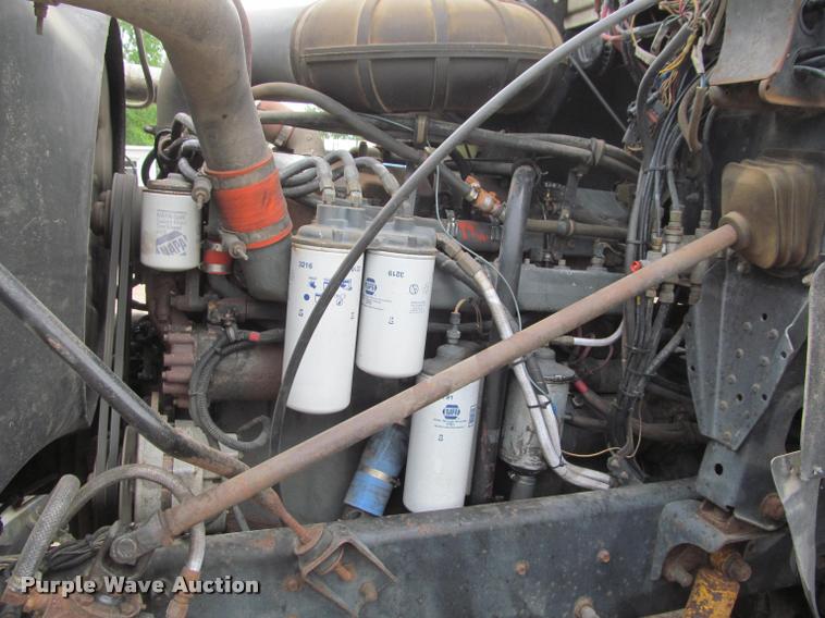 image for item DA1009 1993 Mack CH613 semi truck