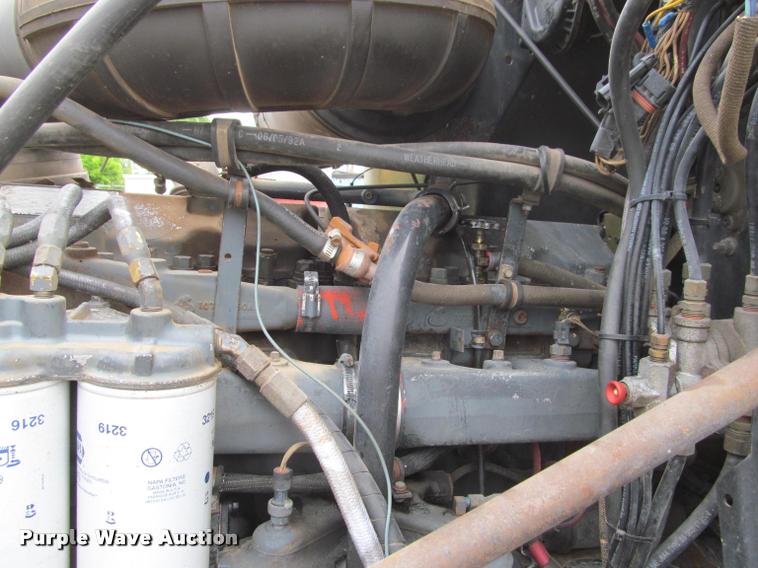 image for item DA1009 1993 Mack CH613 semi truck