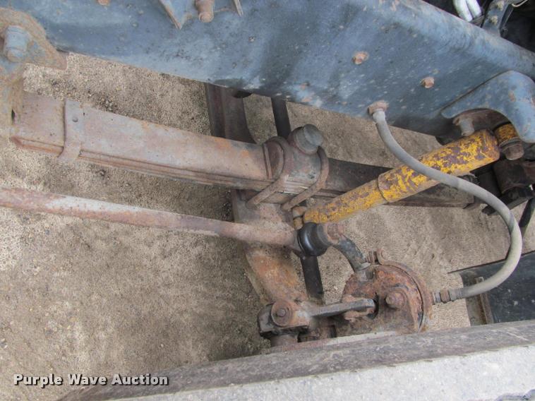 image for item DA1009 1993 Mack CH613 semi truck