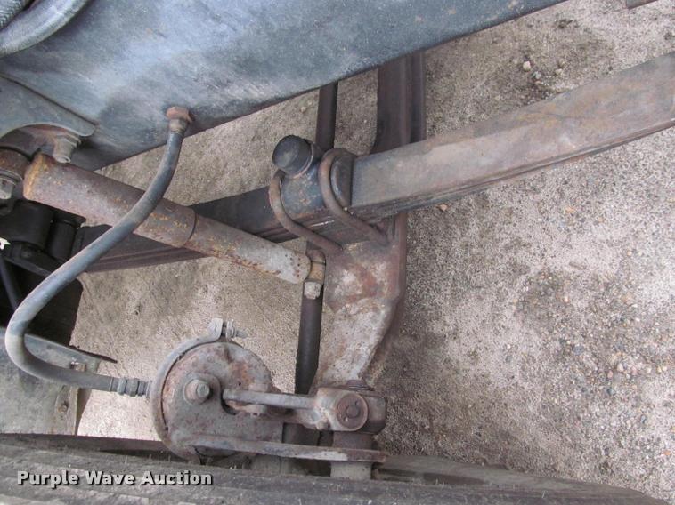 image for item DA1009 1993 Mack CH613 semi truck