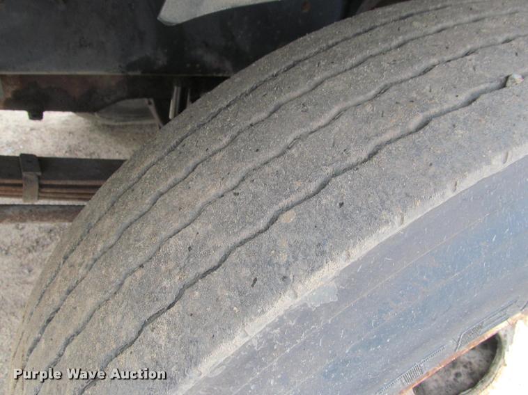 image for item DA1009 1993 Mack CH613 semi truck